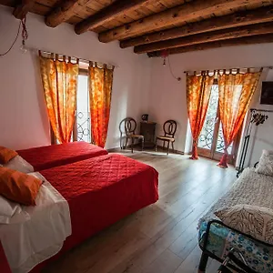  Bed and breakfast Santa Lucia